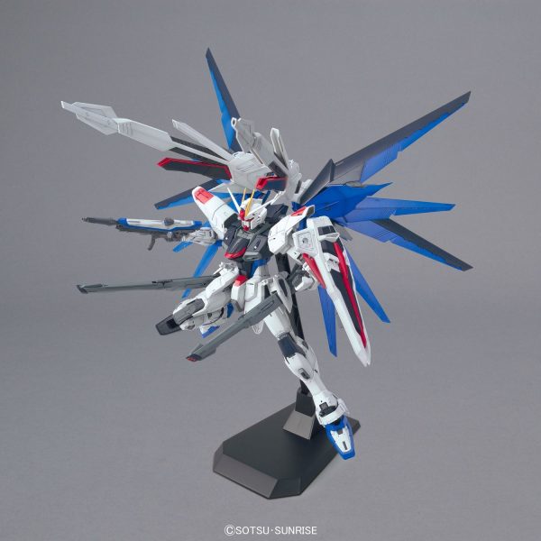 ZGMF-X10A FREEDOM GUNDAM VER.2.0  GUNDAM SEED  BANDAI, MG Discount